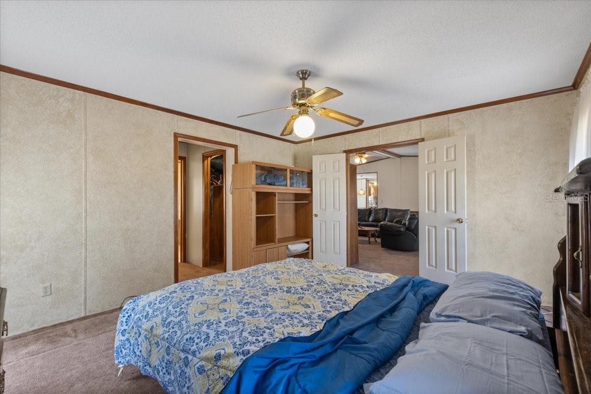 Master Bedroom with 2 walk-in closets! - 4945 SW 358 HWY, STEINHATCHEE