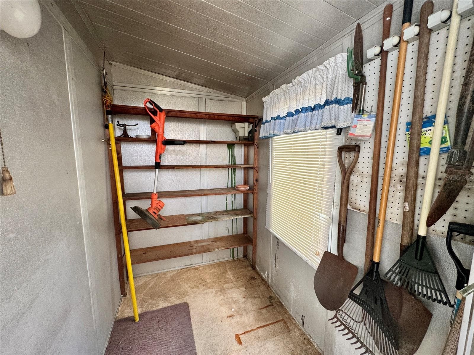 tool shed off back porch - 616 50TH AVENUE TER W, BRADENTON
