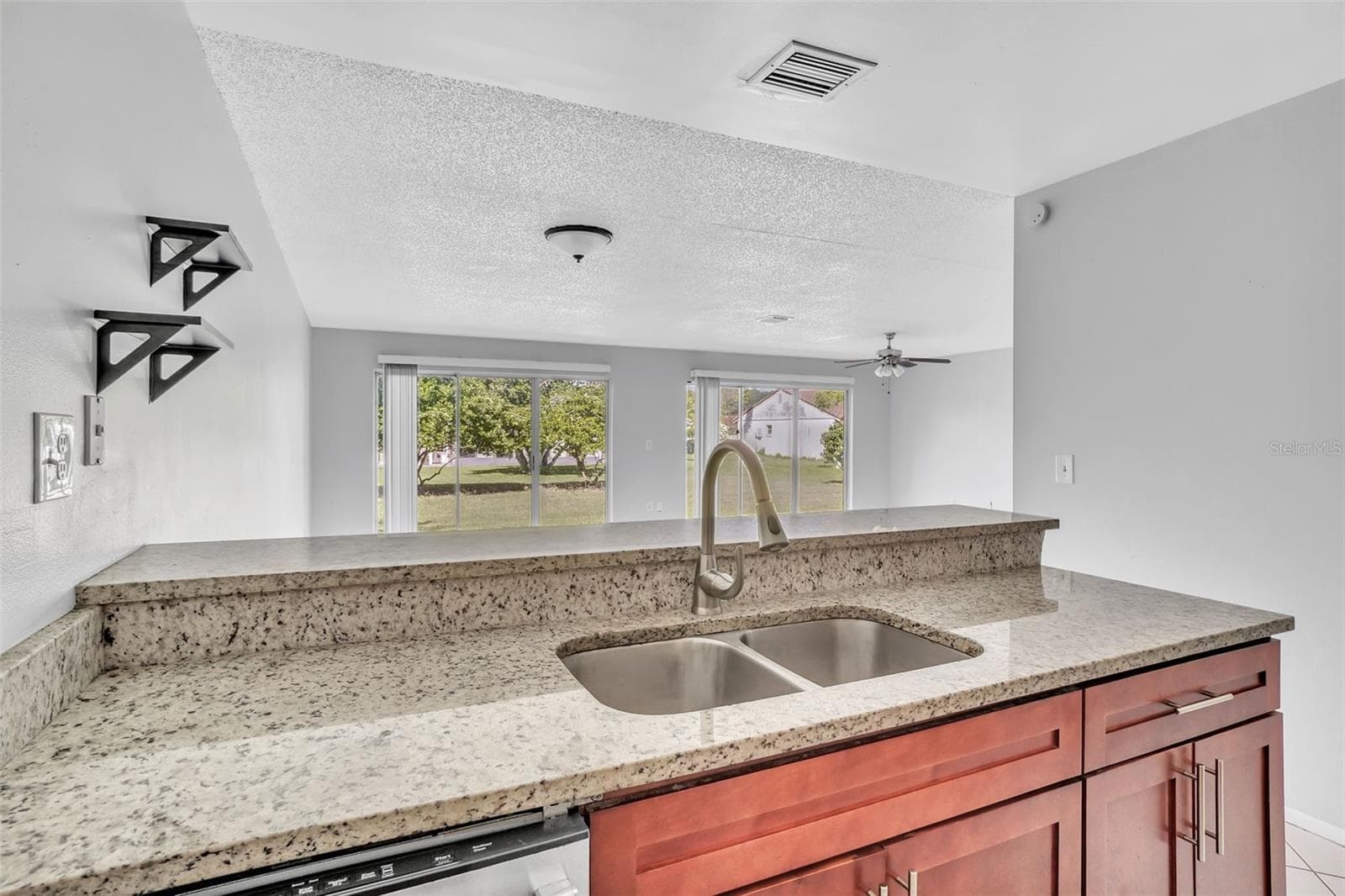 Single Family Residence at 10626 DEERGRASS LN, ORLANDO, photo 9 of 41