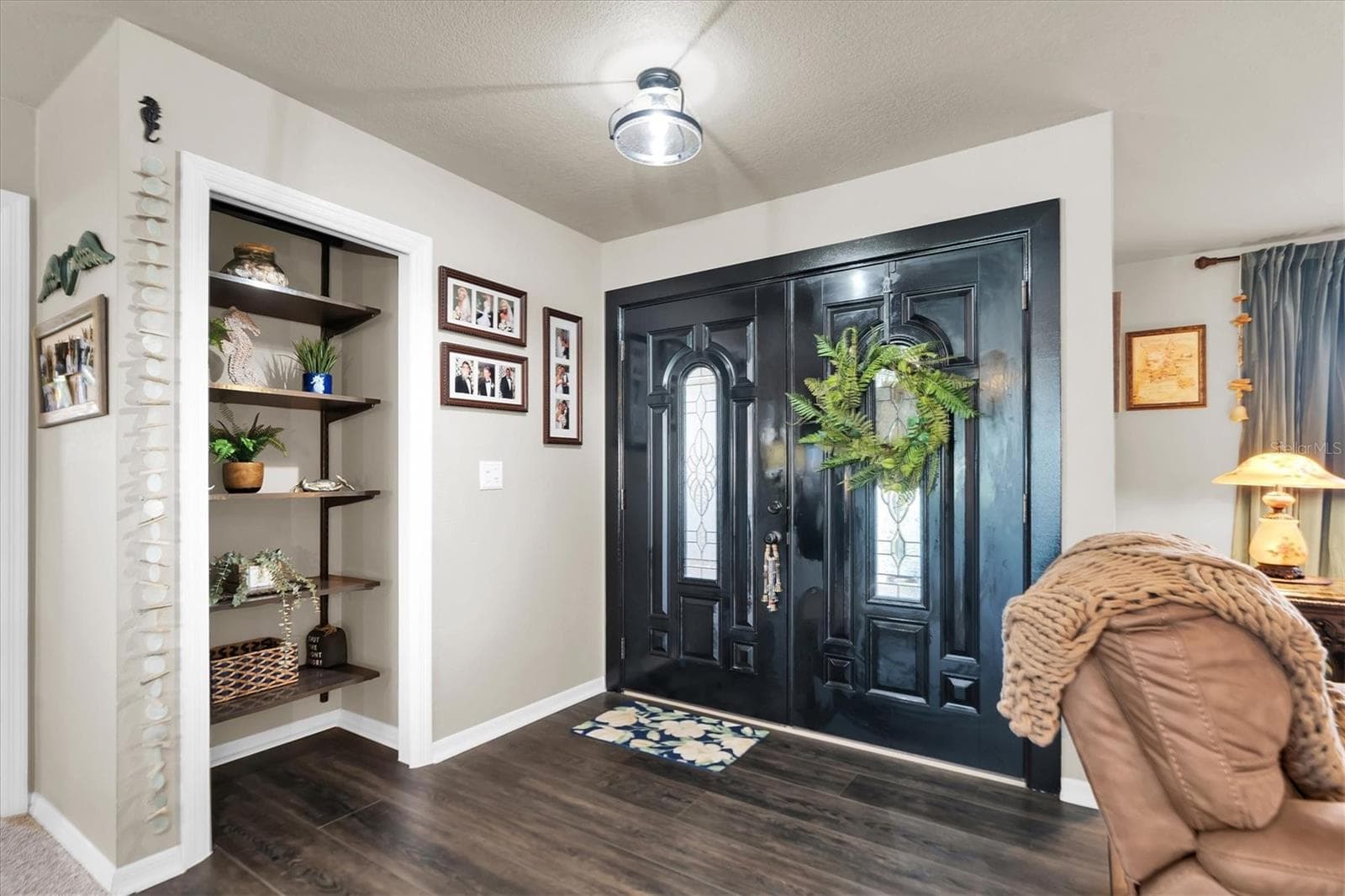 Foyer - 301 THORN HILL PL, SUN CITY CENTER