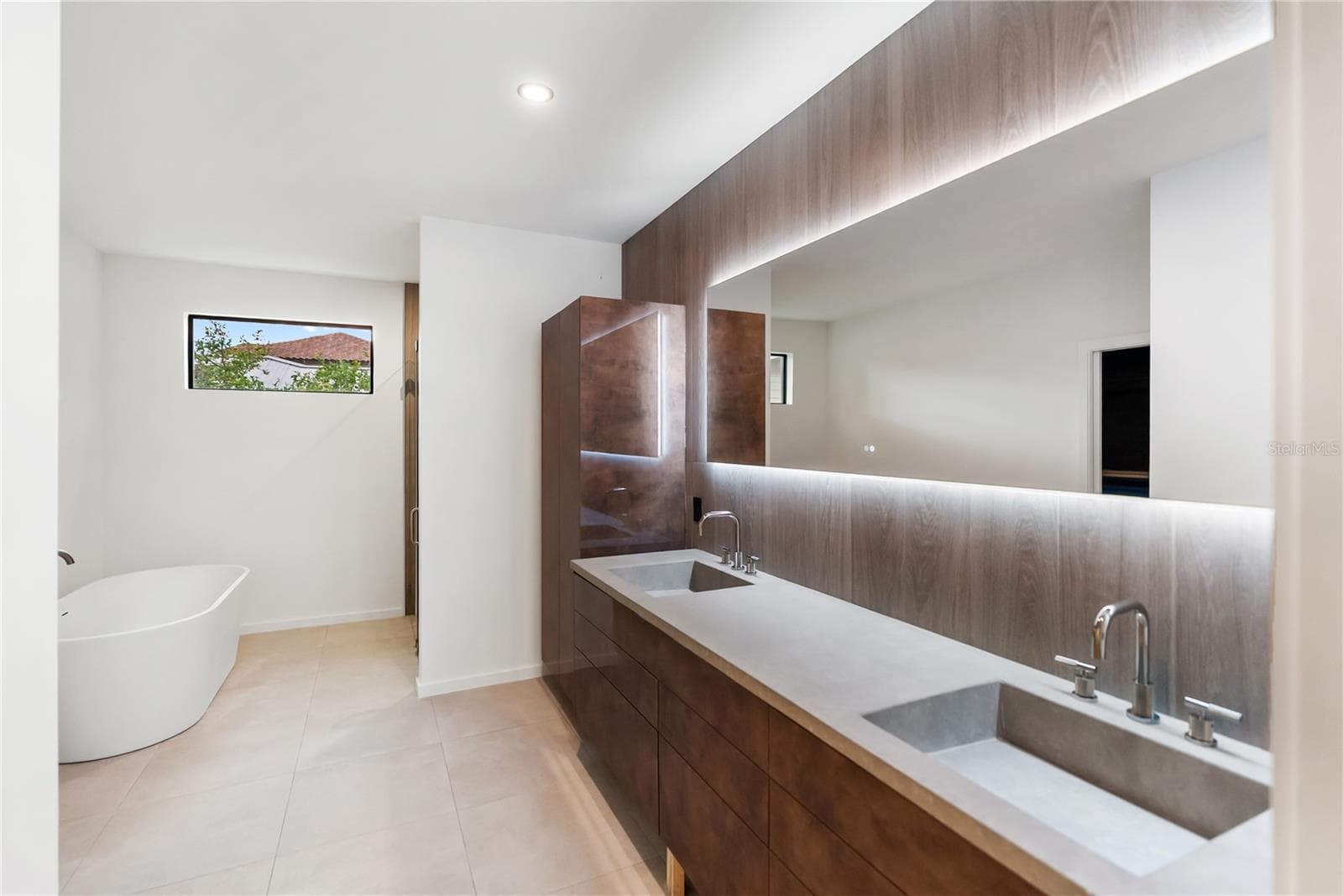 1st Floor Primary Bath - 1759 WALDEMERE ST, SARASOTA