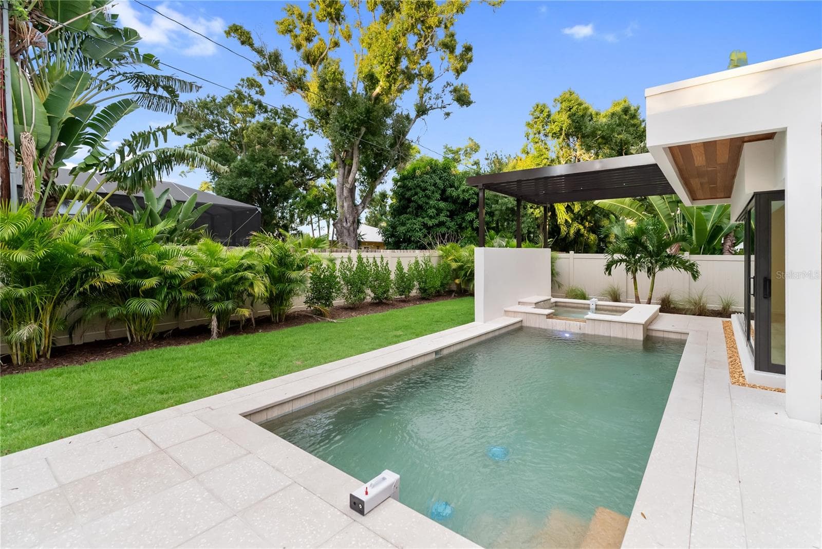 Pool & spa - 1759 WALDEMERE ST, SARASOTA