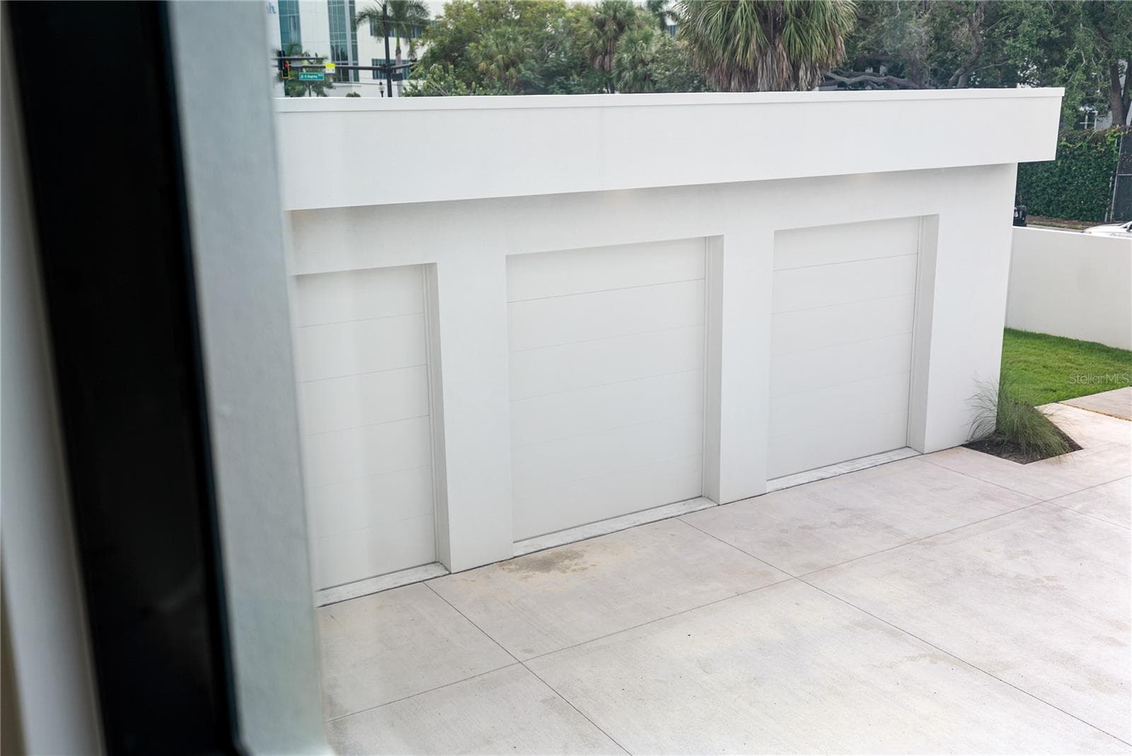 3 car garage - 1759 WALDEMERE ST, SARASOTA