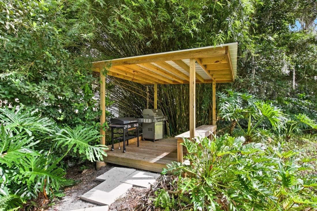 Grilling Pergola - 4733 CHULUOTA RD, ORLANDO