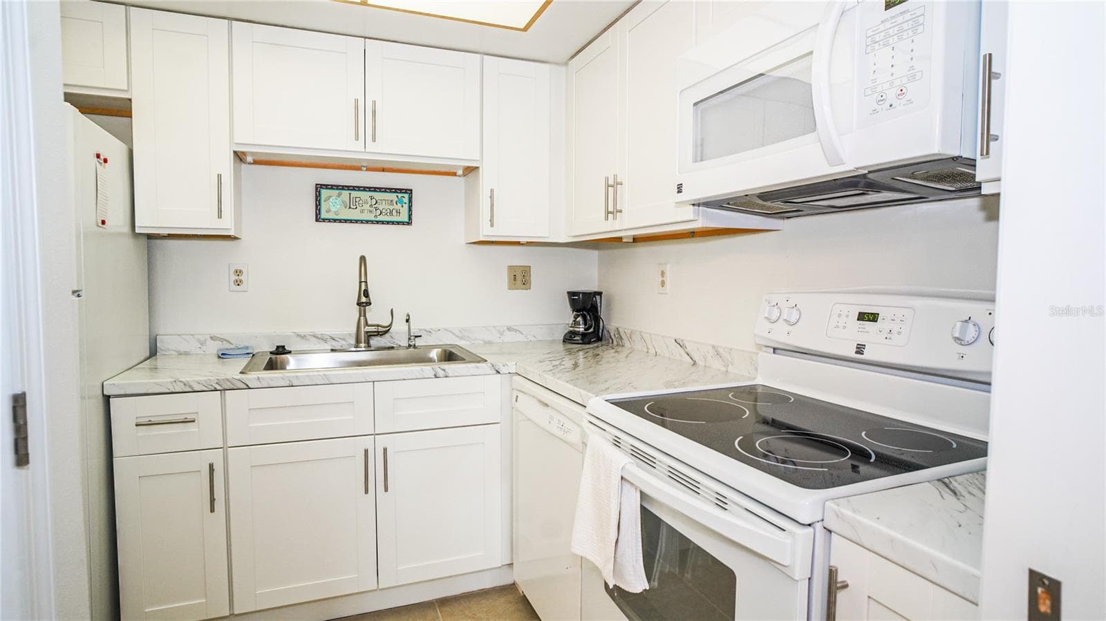 Renewed Kitchen - 420 64TH AVE #101, ST PETE BEACH