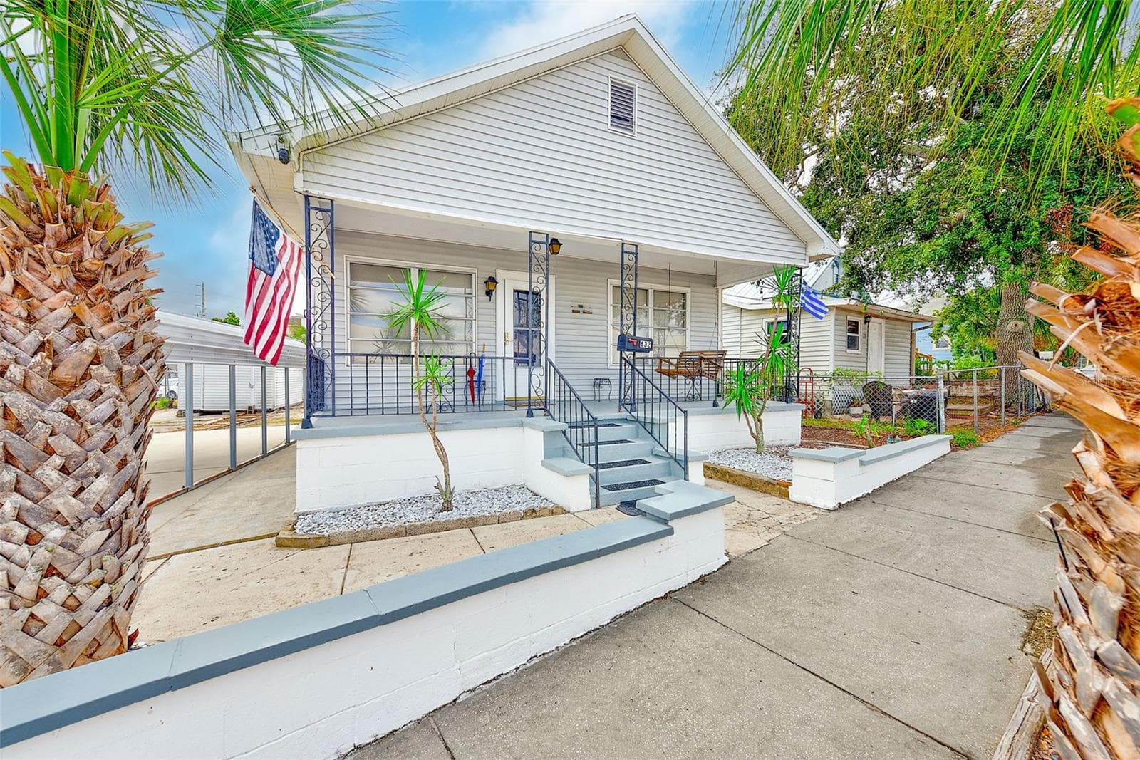 FRONT EXTERIOR - 632 CROSS ST, TARPON SPRINGS