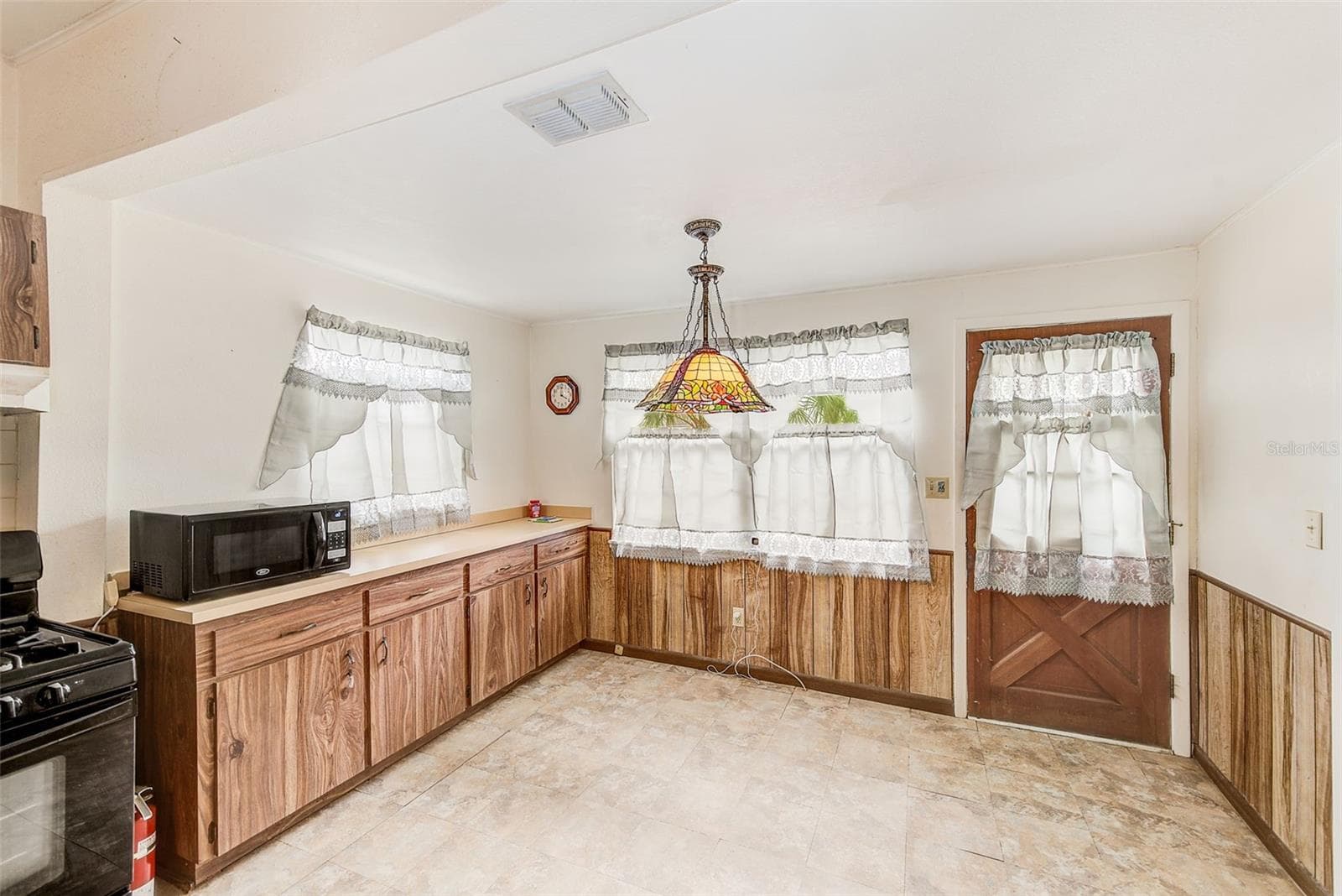 BREAKFAST NOOK - 632 CROSS ST, TARPON SPRINGS