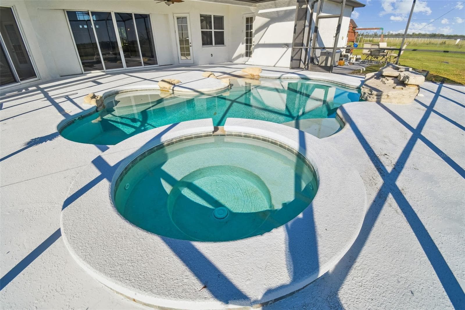 Spa - 15639 SETH COUNTRY LN, WIMAUMA