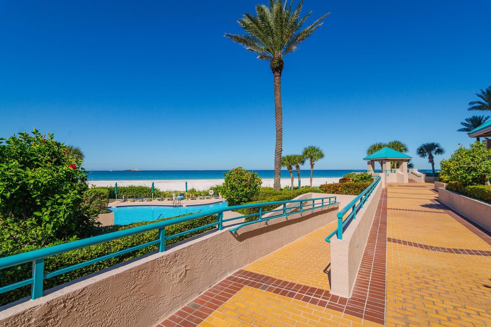 Beach Access - 1560 GULF BLVD #1507, CLEARWATER BEACH