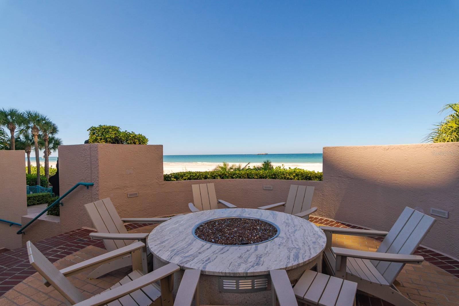 Community Fire-Pit - 1560 GULF BLVD #1507, CLEARWATER BEACH