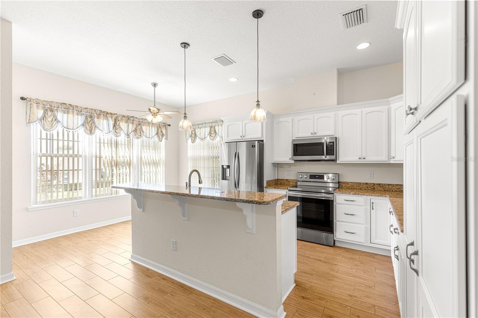 Single Family Residence at 17306 SE 112TH CT RD, SUMMERFIELD, photo 8 of 42