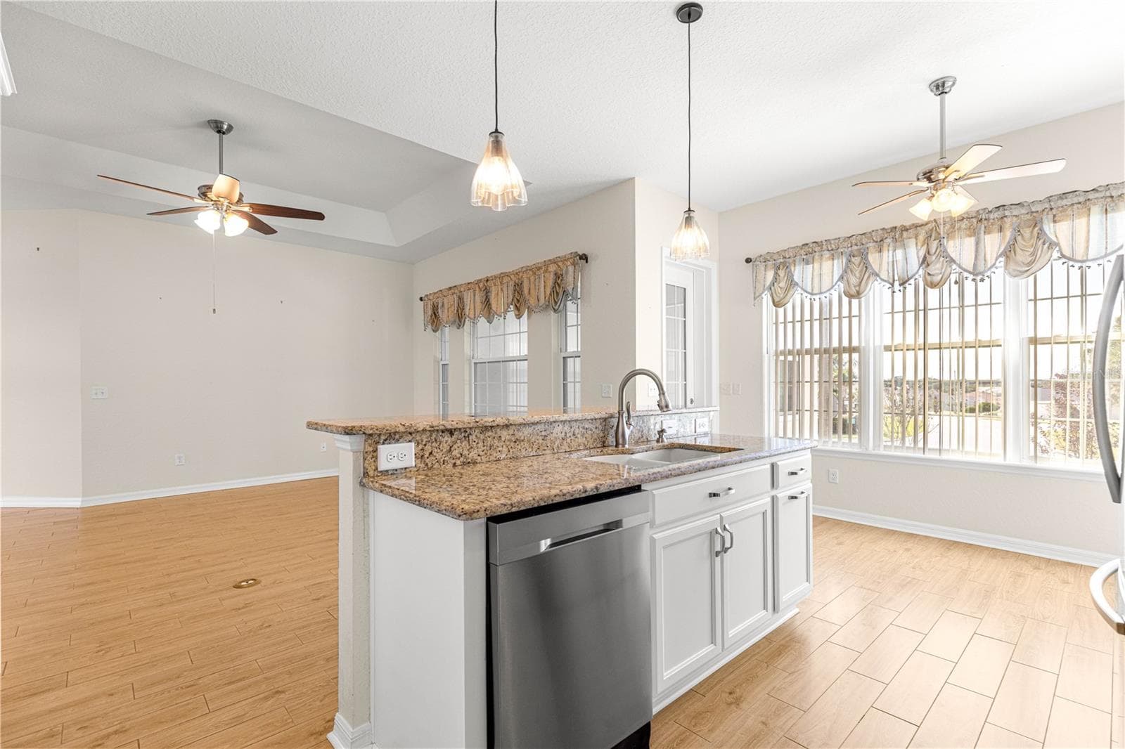 Single Family Residence at 17306 SE 112TH CT RD, SUMMERFIELD, photo 11 of 42