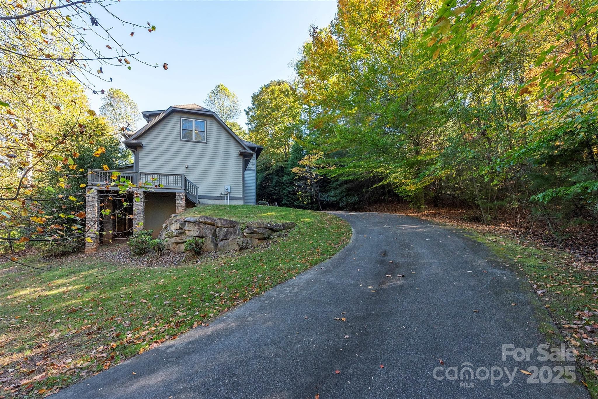 Single Family Residence at 4 Yellow Owl Court, Biltmore Lake, photo 4 of 48