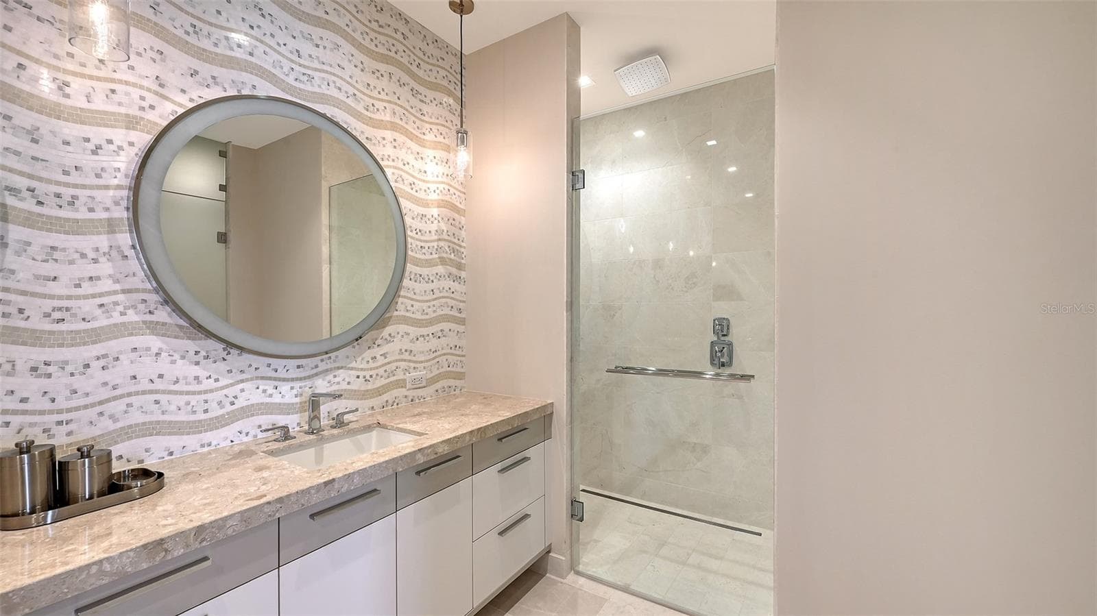Primary Suite Bathroom - 1591 GULF OF MEXICO DR #413, LONGBOAT KEY