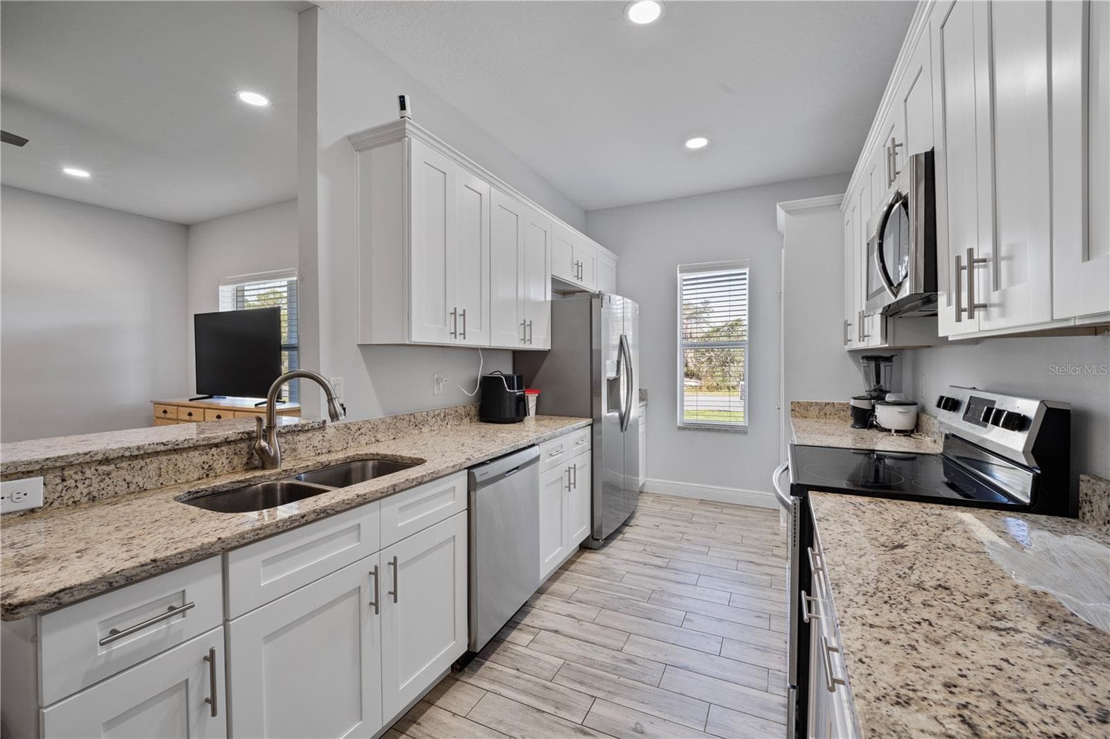 KITCHEN - 3842 PHILLIPS RD, LAKE WALES