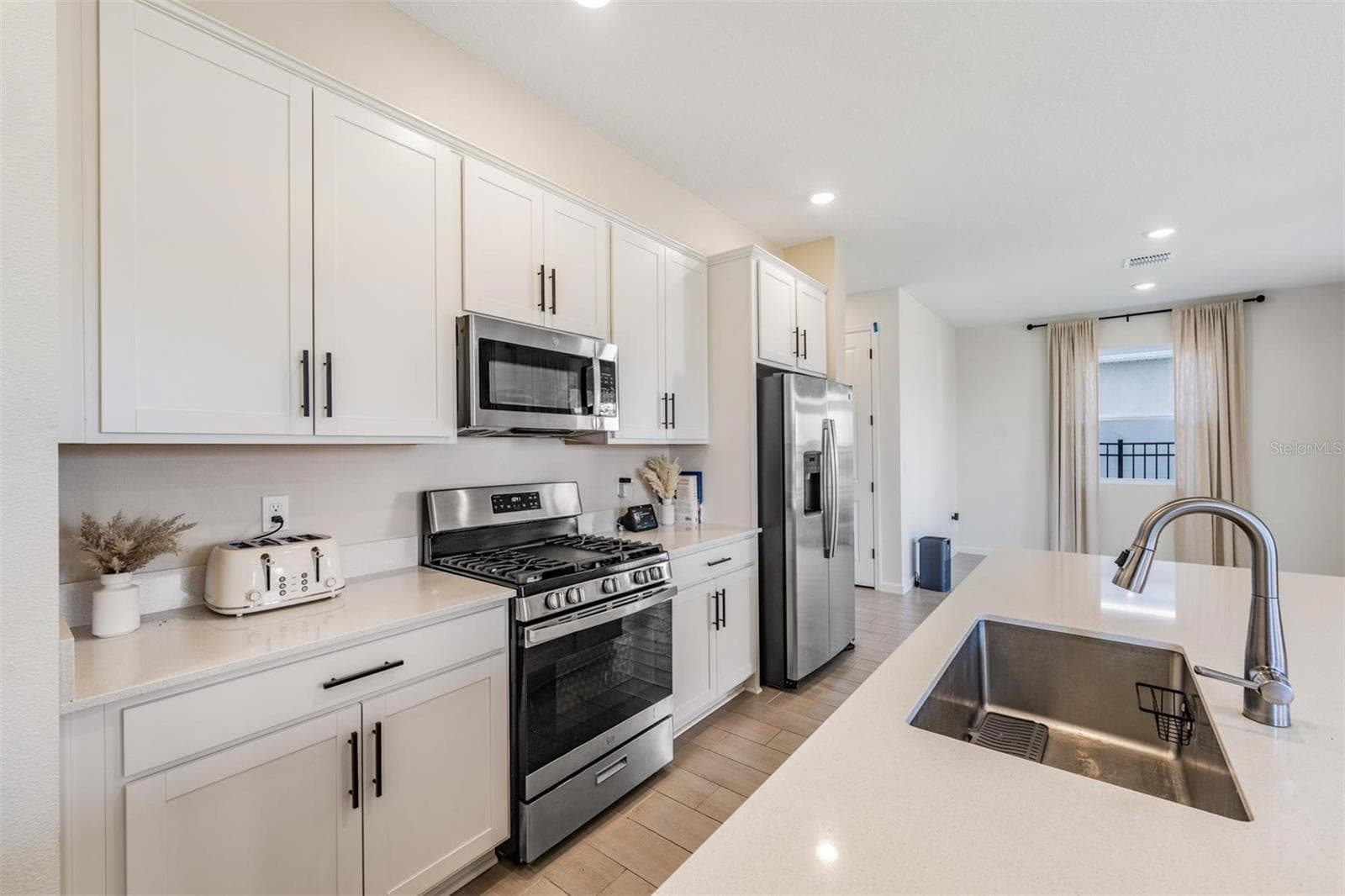 Single Family Residence at 6276 GOLDEN BEACH DR, APOLLO BEACH, photo 10 of 44