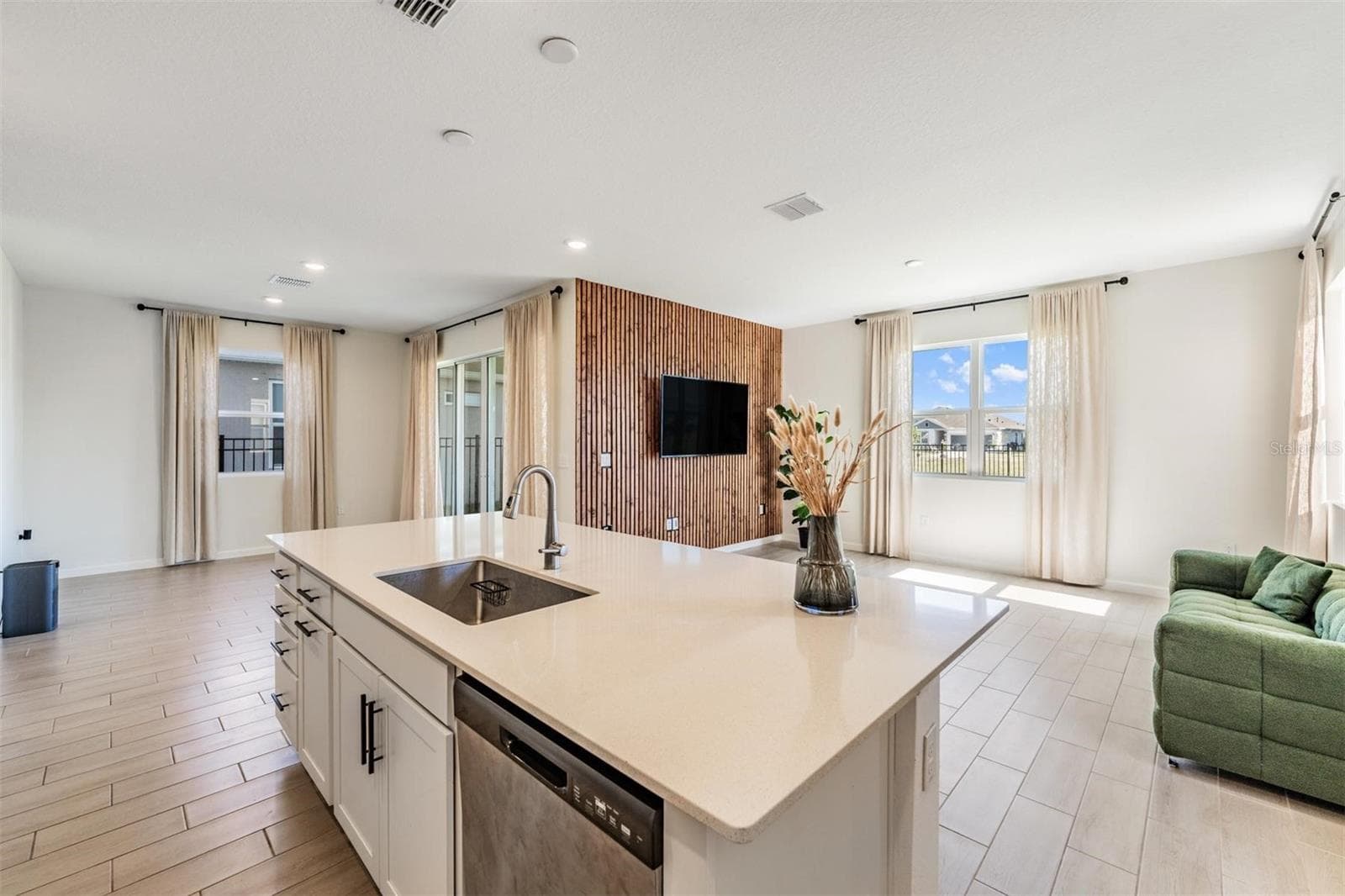 Single Family Residence at 6276 GOLDEN BEACH DR, APOLLO BEACH, photo 11 of 44