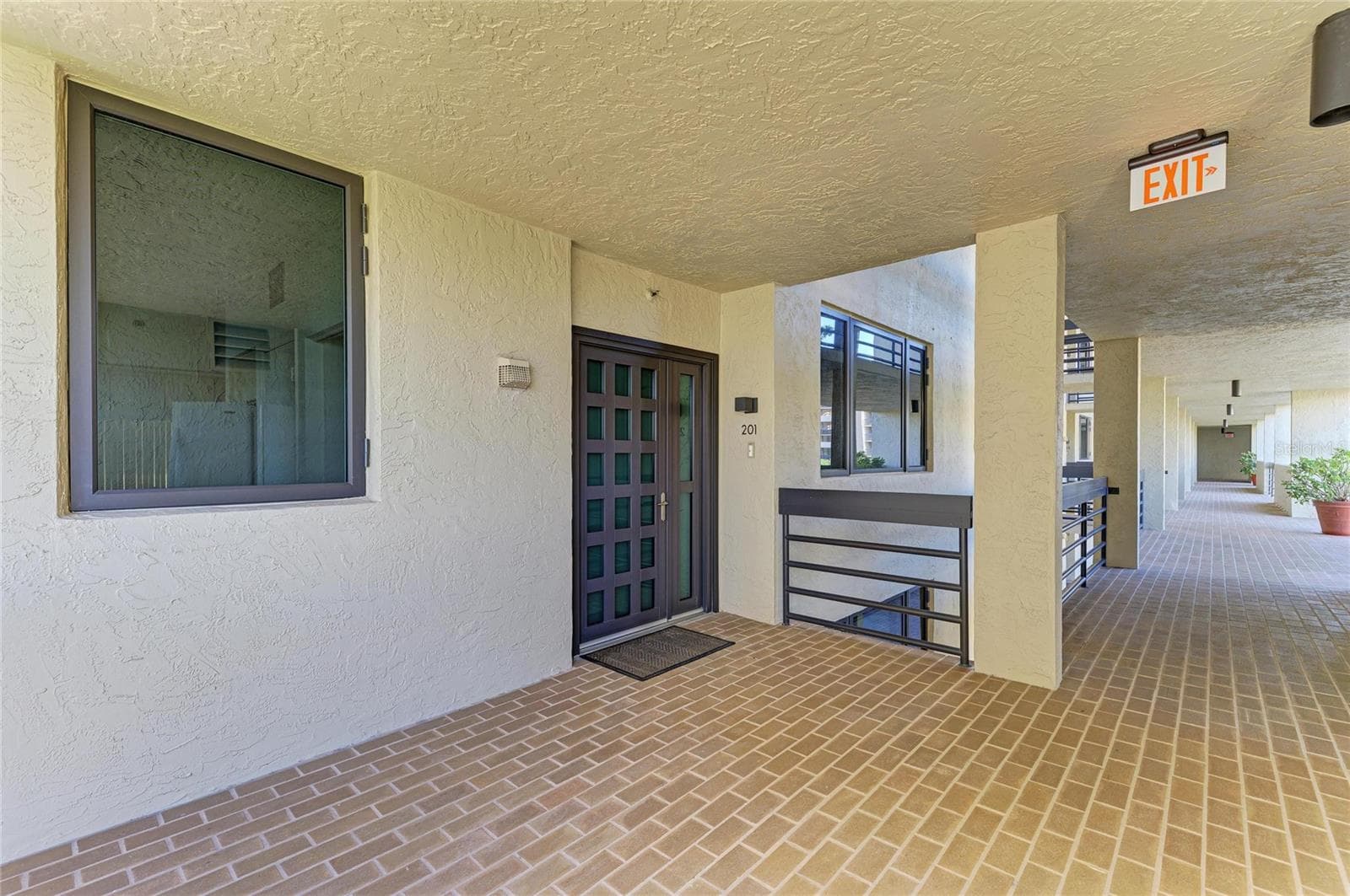 Condominium at 1065 GULF OF MEXICO DR #201, LONGBOAT KEY, photo 4 of 77
