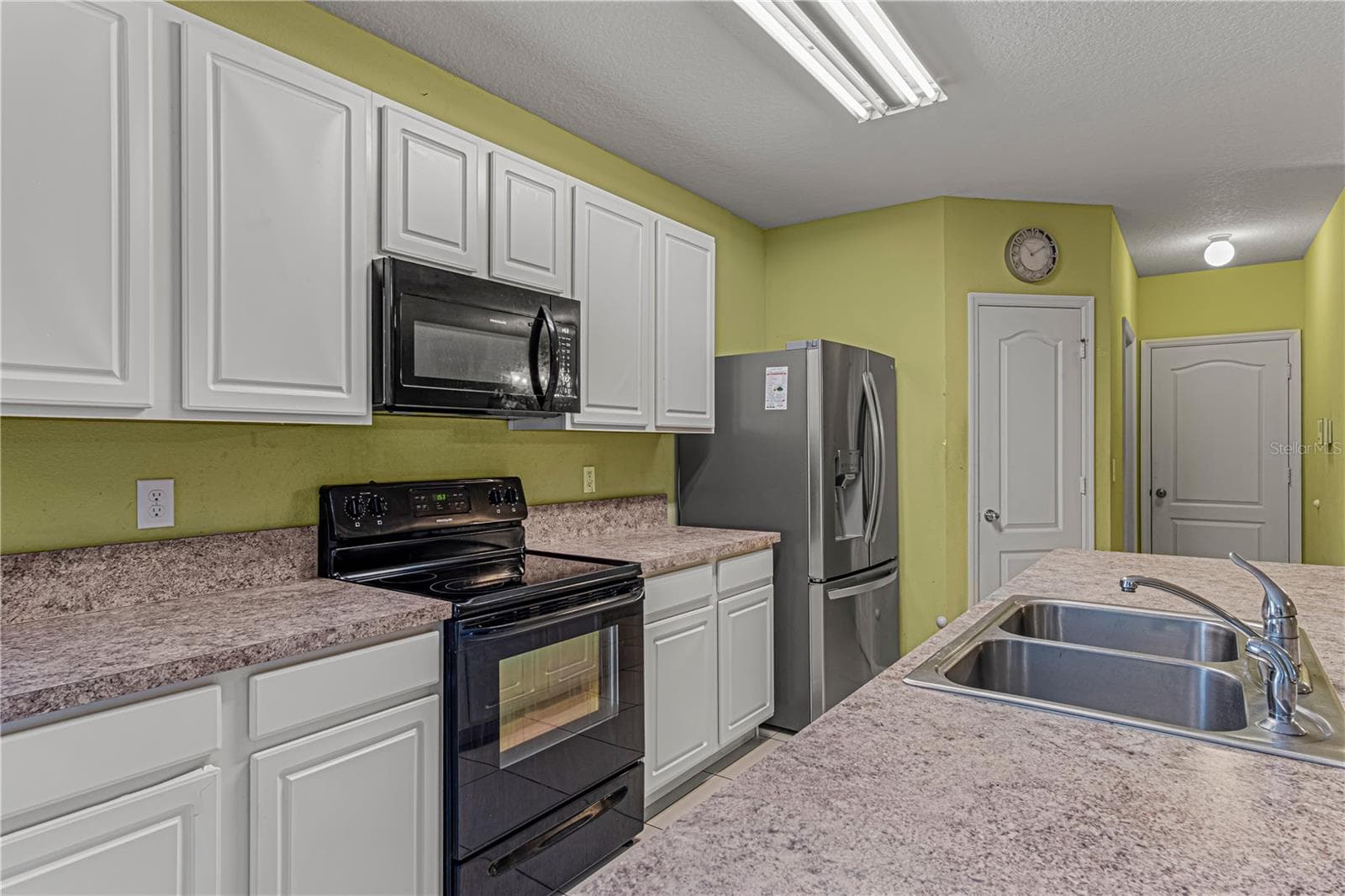 Single Family Residence at 118 FISHERMANS COVE DR, EDGEWATER, photo 9 of 20
