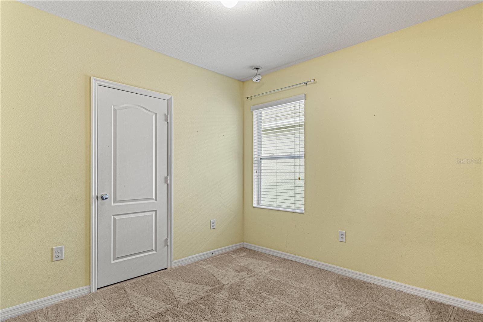 Single Family Residence at 118 FISHERMANS COVE DR, EDGEWATER, photo 15 of 20
