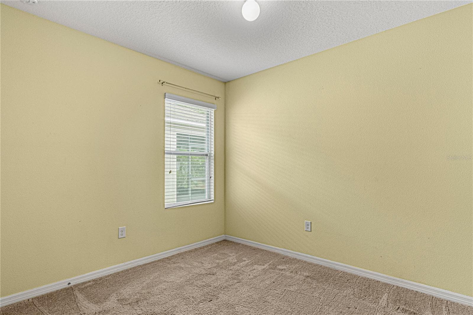 Single Family Residence at 118 FISHERMANS COVE DR, EDGEWATER, photo 17 of 20