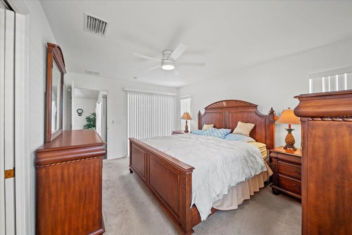 Primary bedroom - 364 LAKE SUZANNE DR, LAKE WALES