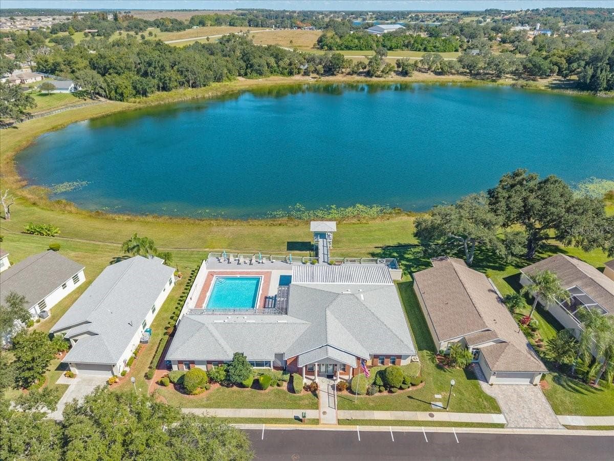 Lakefront Clubhouse - 364 LAKE SUZANNE DR, LAKE WALES