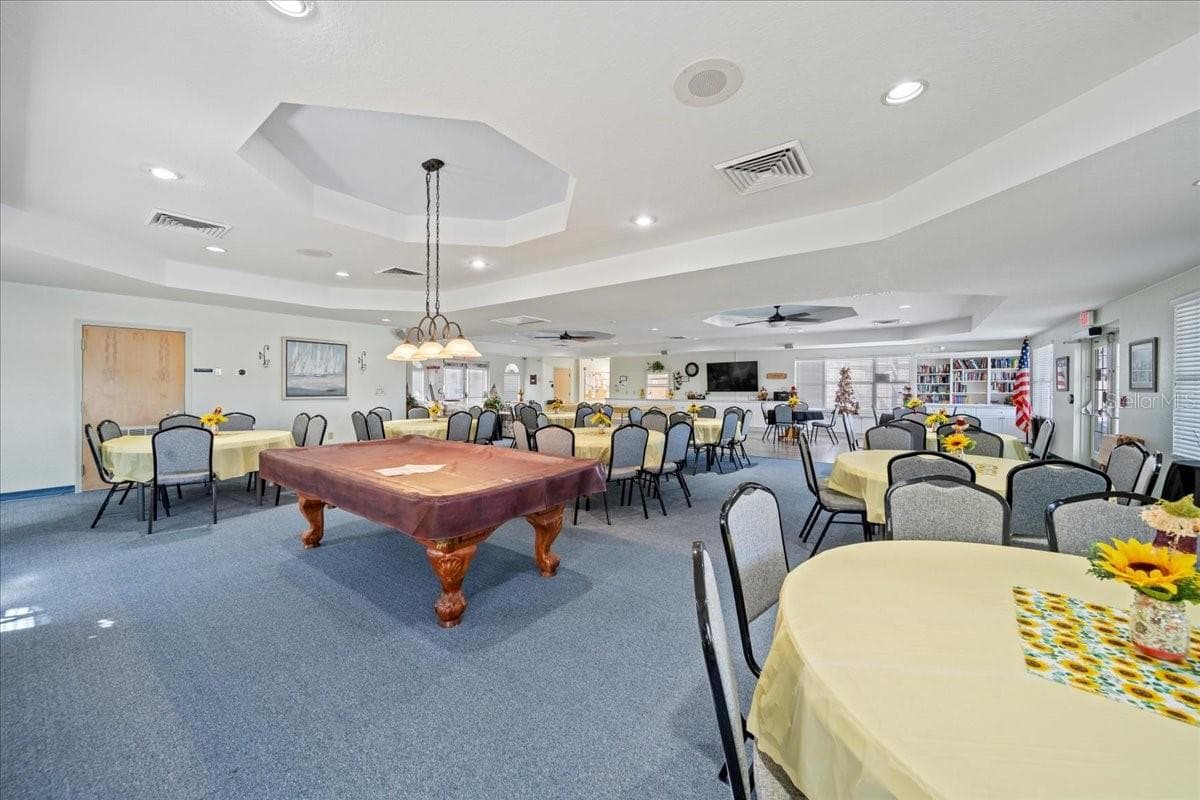 Billiard Table - 364 LAKE SUZANNE DR, LAKE WALES