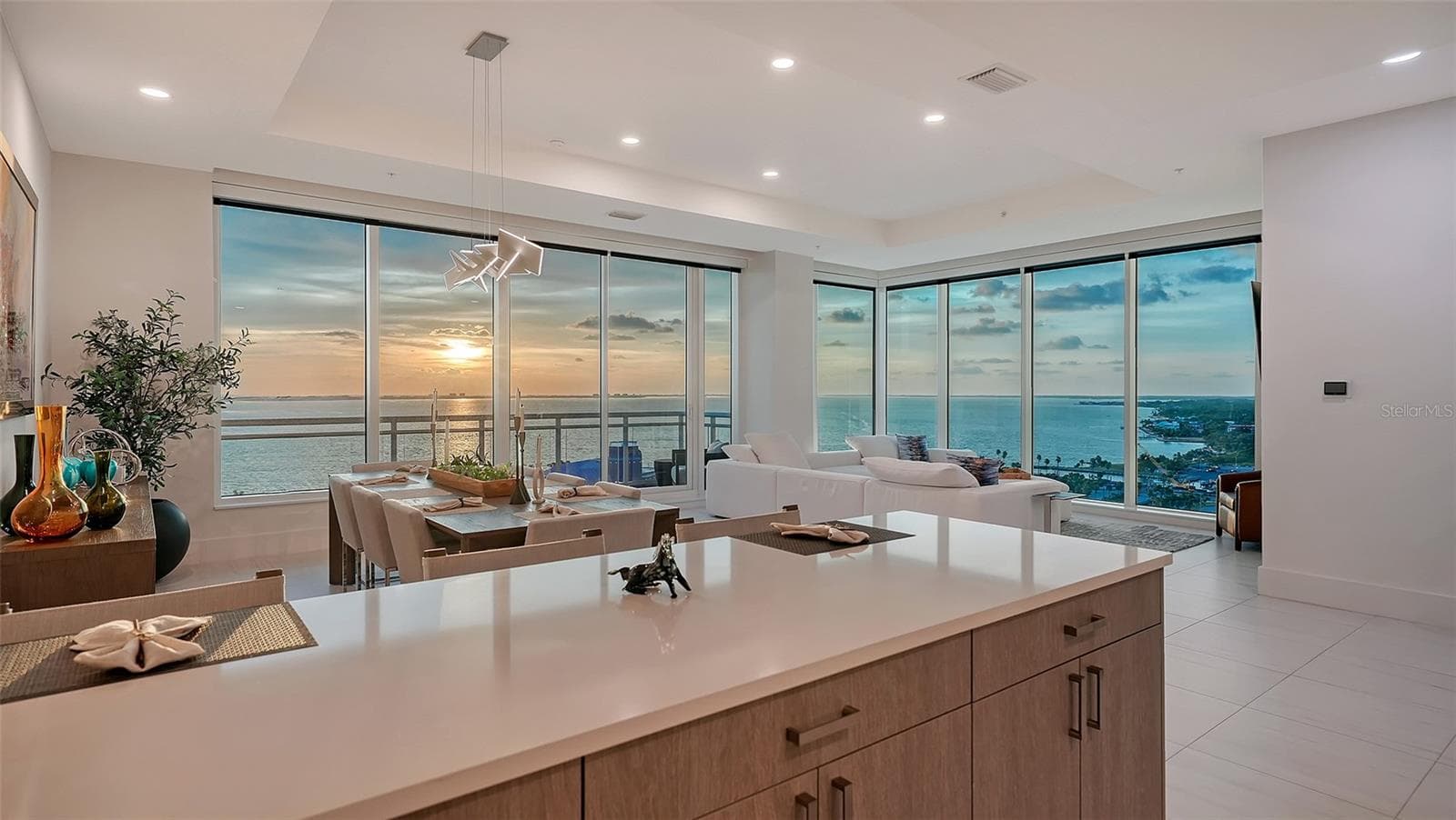 Condominium at 540 N TAMIAMI TRL #1702, SARASOTA, photo 3 of 84