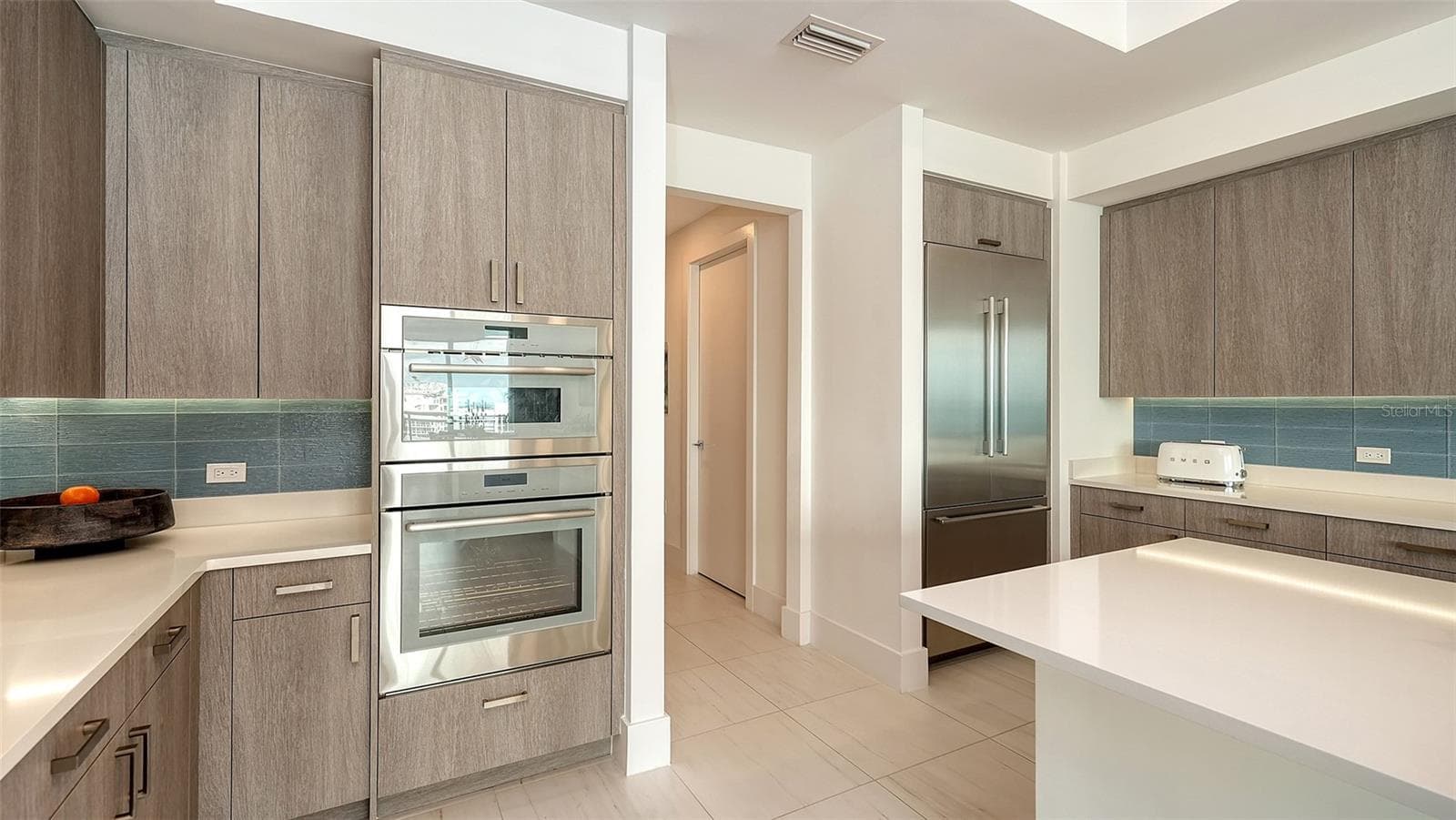 Condominium at 540 N TAMIAMI TRL #1702, SARASOTA, photo 24 of 84