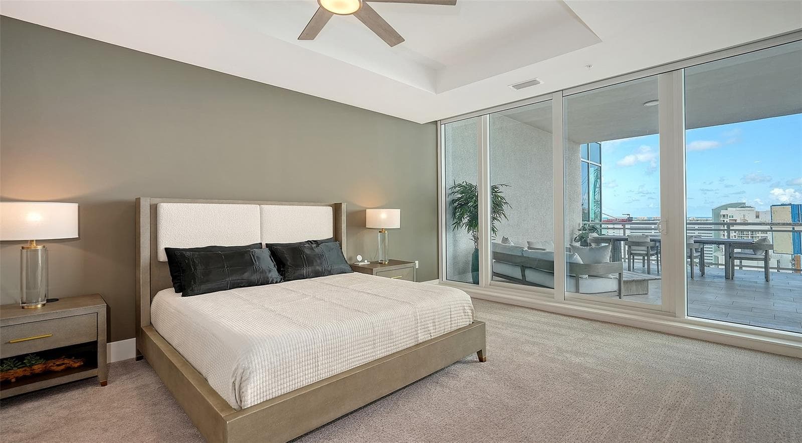 Condominium at 540 N TAMIAMI TRL #1702, SARASOTA, photo 35 of 84