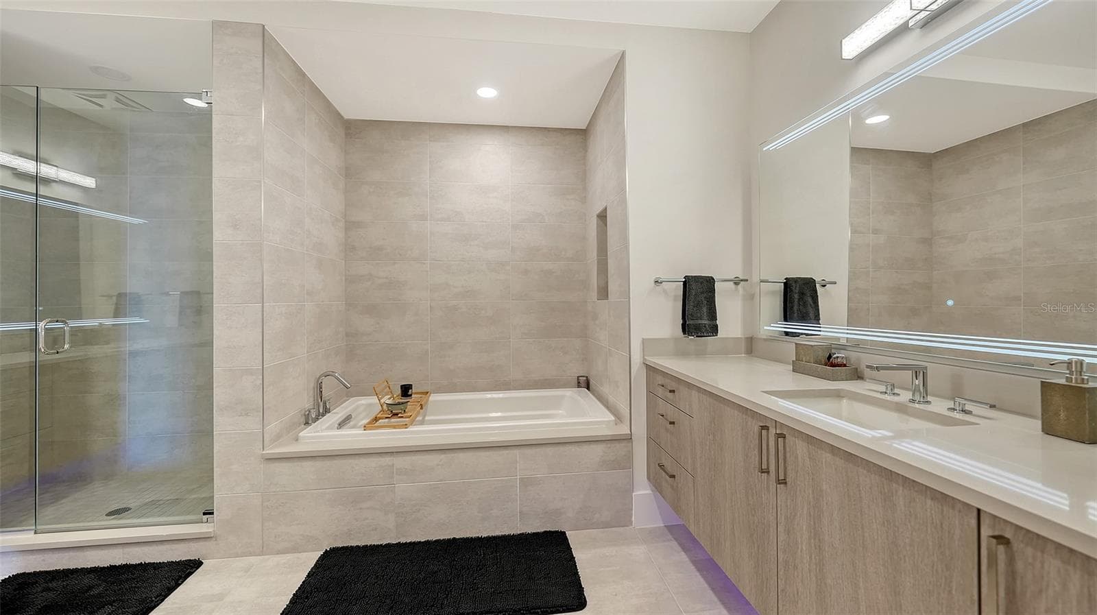 Condominium at 540 N TAMIAMI TRL #1702, SARASOTA, photo 41 of 84