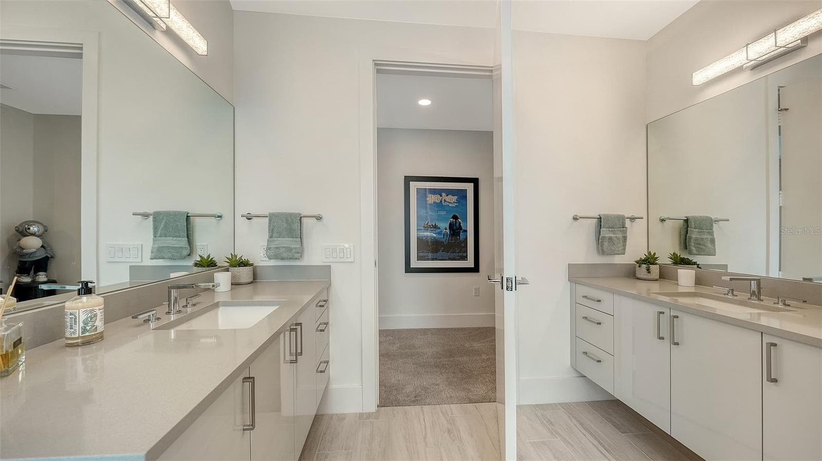Condominium at 540 N TAMIAMI TRL #1702, SARASOTA, photo 49 of 84