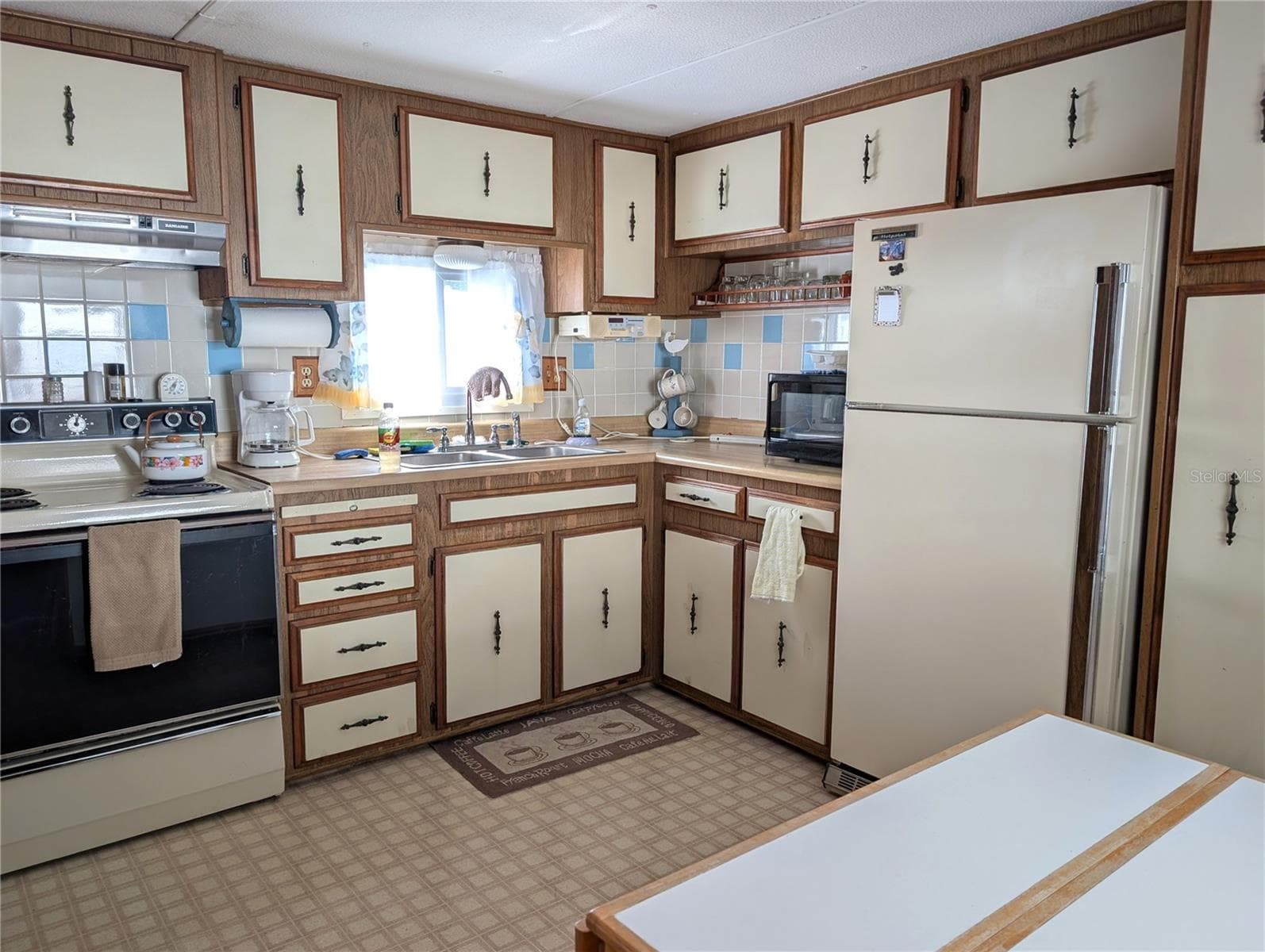 Mobile Home at 82010 A ST N #10, PINELLAS PARK, photo 31 of 71