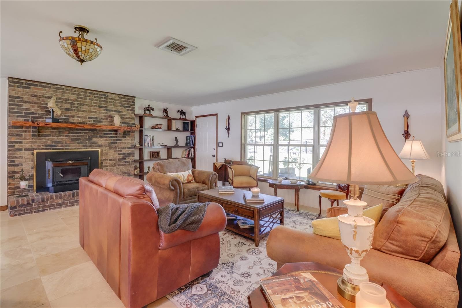 Wood Burning Fire Place - 1480 NE 97 ST, ANTHONY
