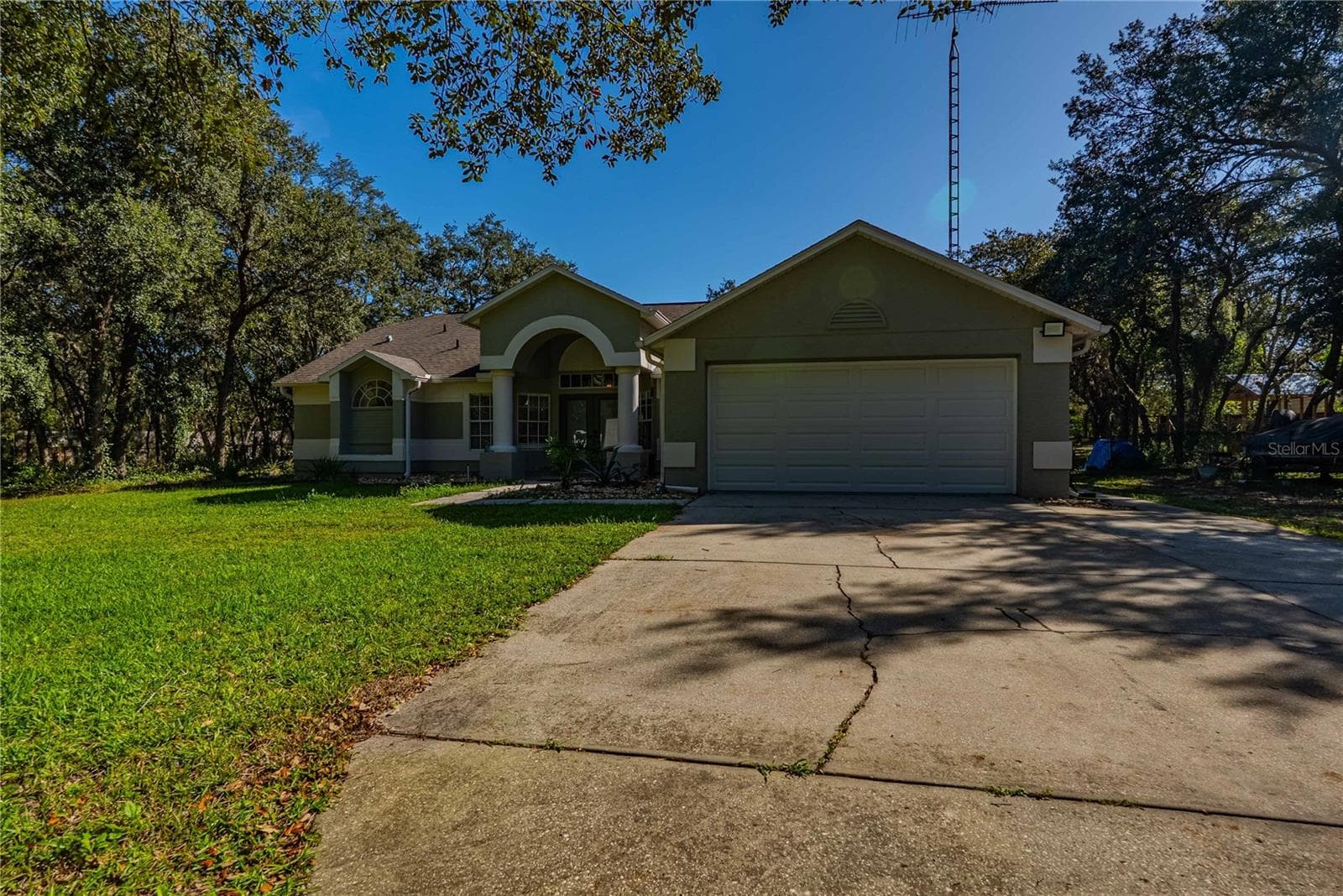 Single Family Residence at 14214 CINNAMAN LN, WEEKI WACHEE, photo 4 of 59
