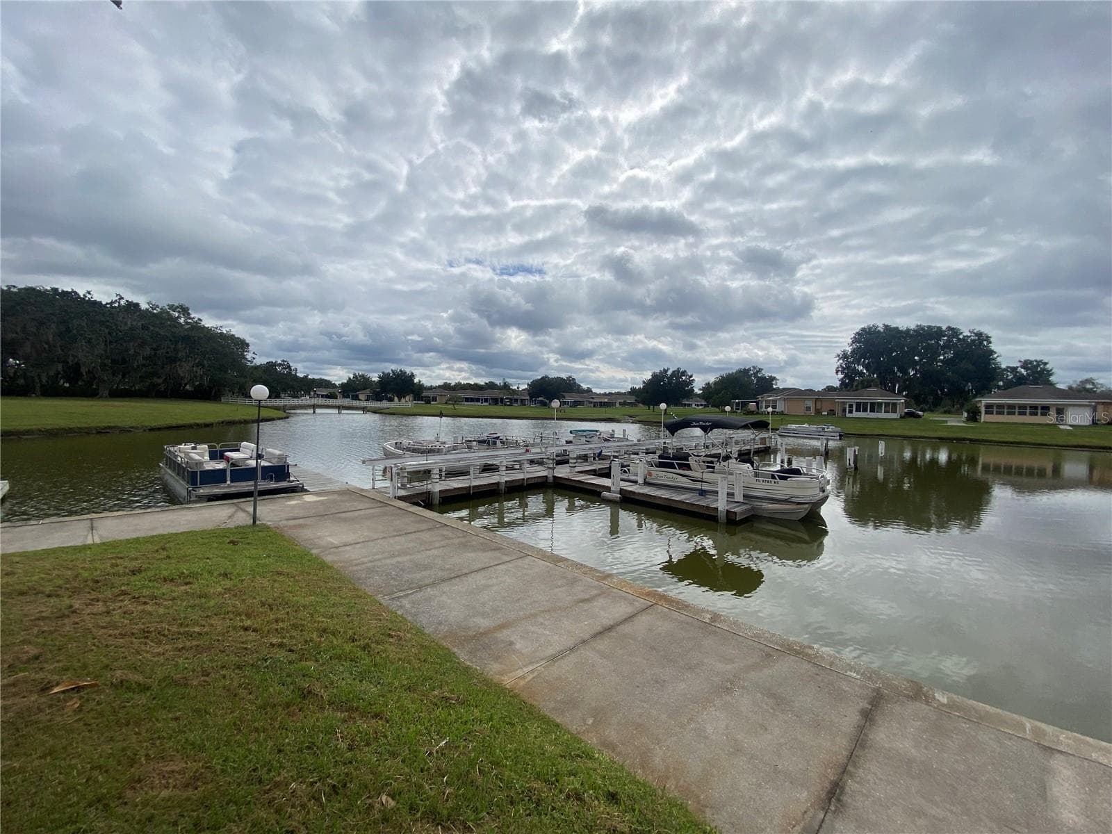 Boat dockage is available for an additional fee. - 4409 CLUB CIR, LAKE WALES