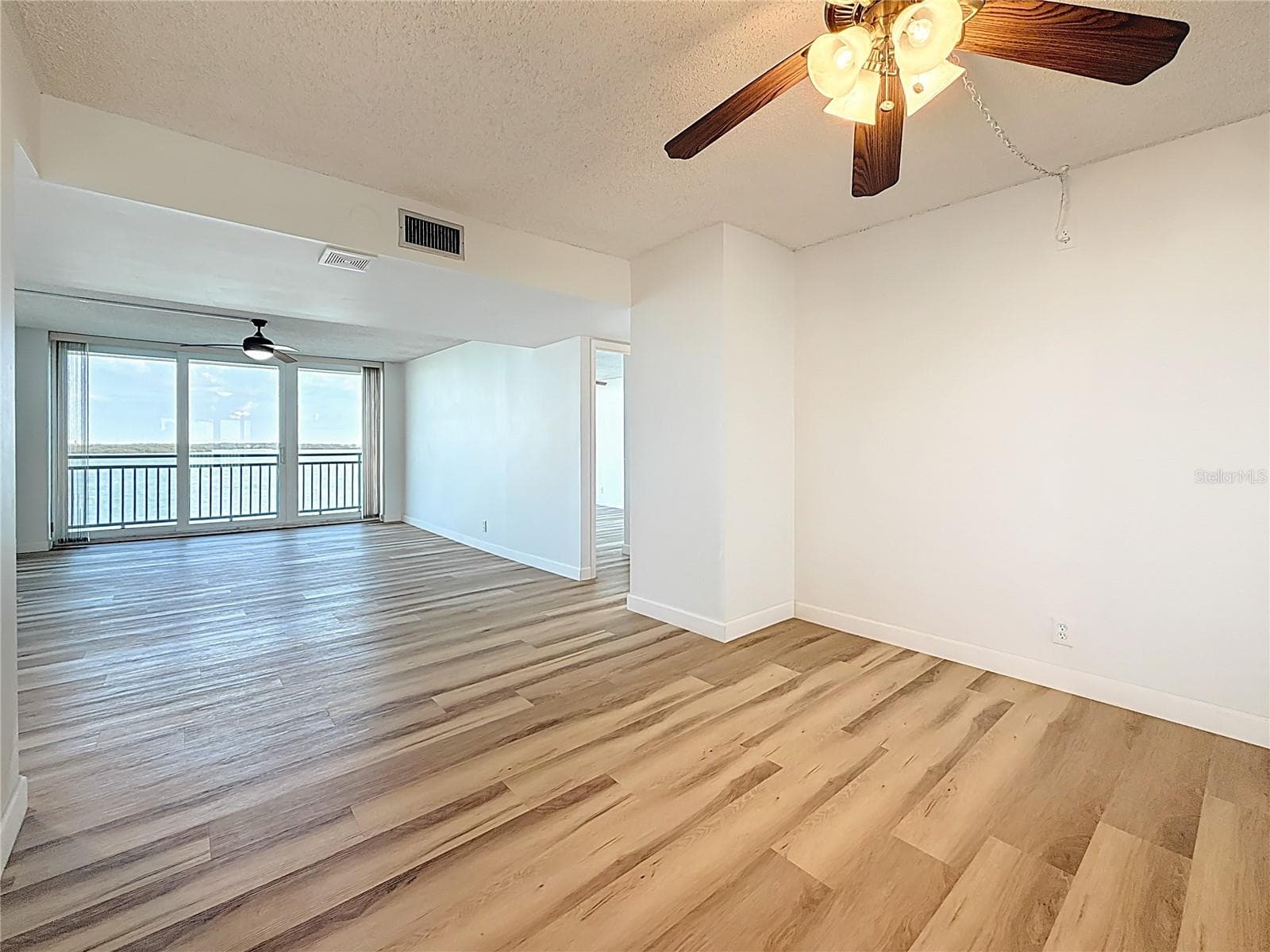 DINING ROOM - 1 KEY CAPRI #201E, TREASURE ISLAND