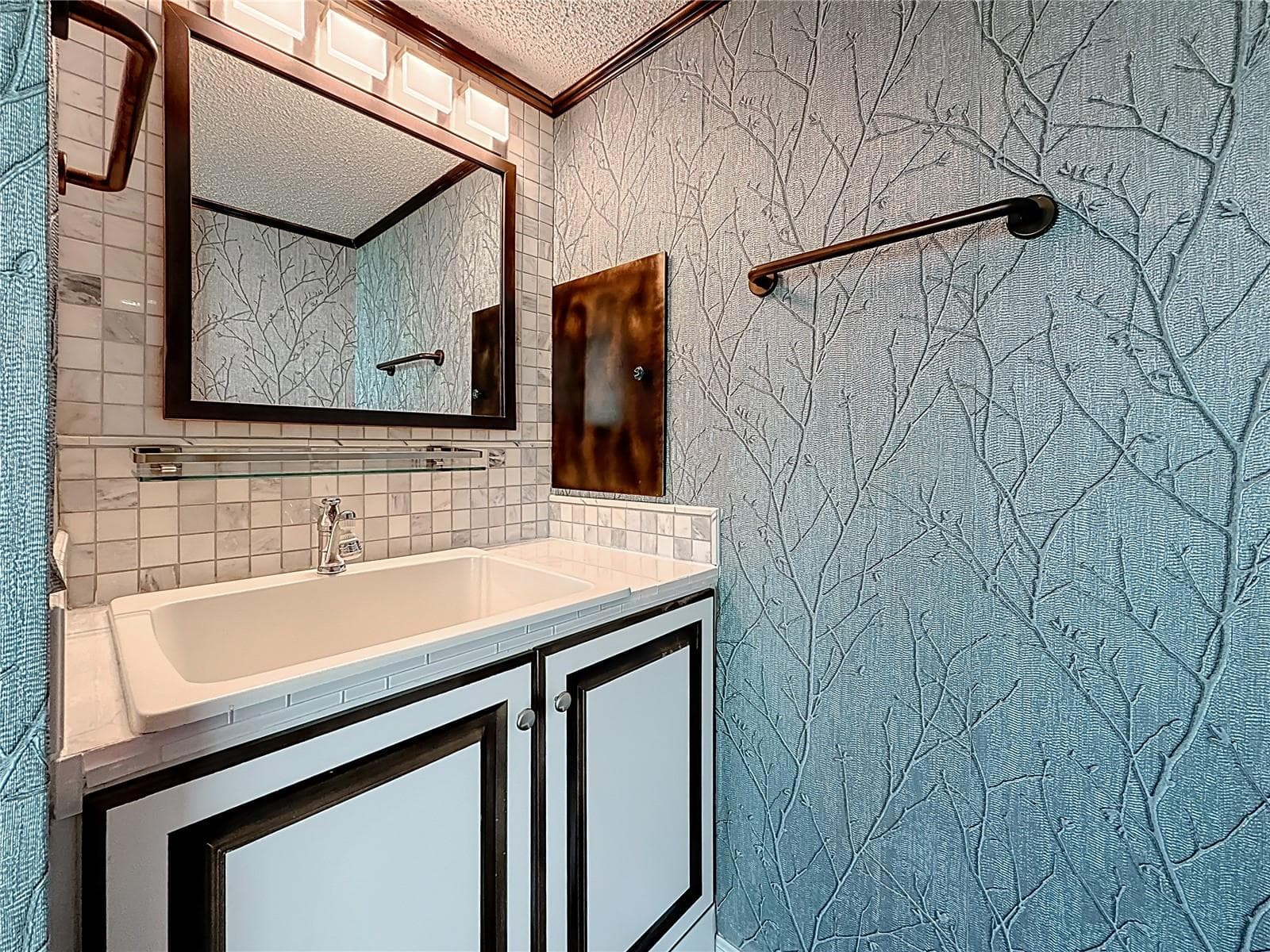 Condominium at 1 KEY CAPRI #201E, TREASURE ISLAND, photo 51 of 100