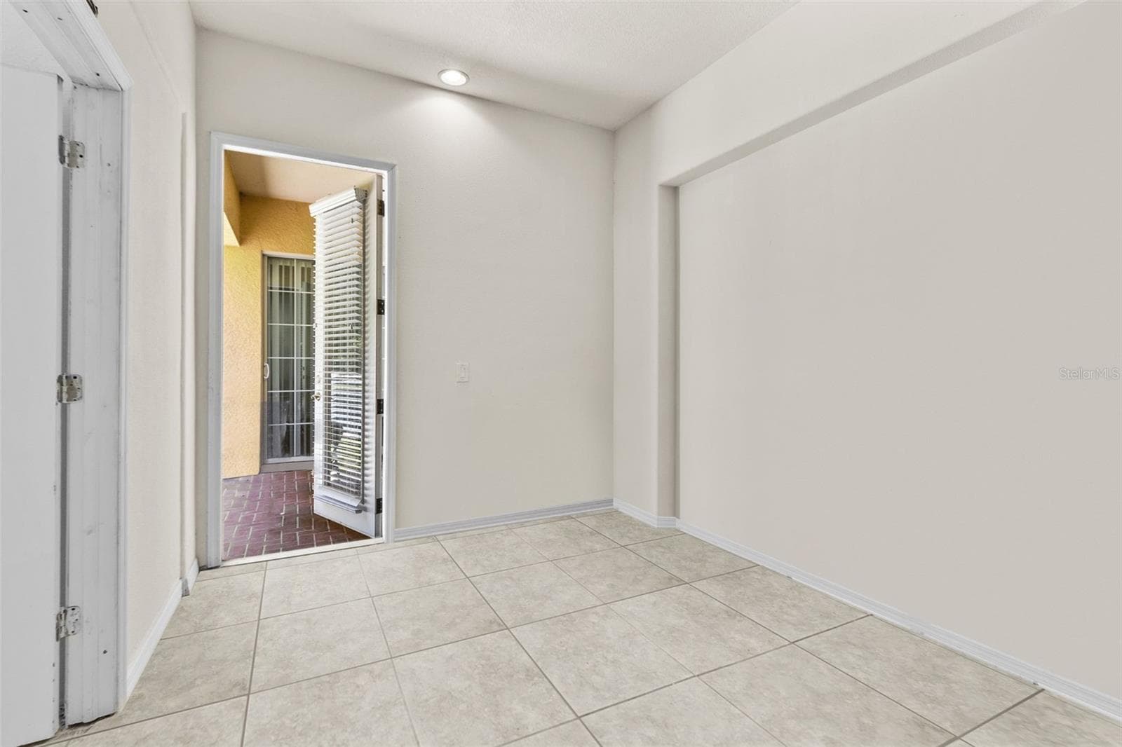 Single Family Residence at 4116 WOODACRE LN, TAMPA, photo 23 of 31