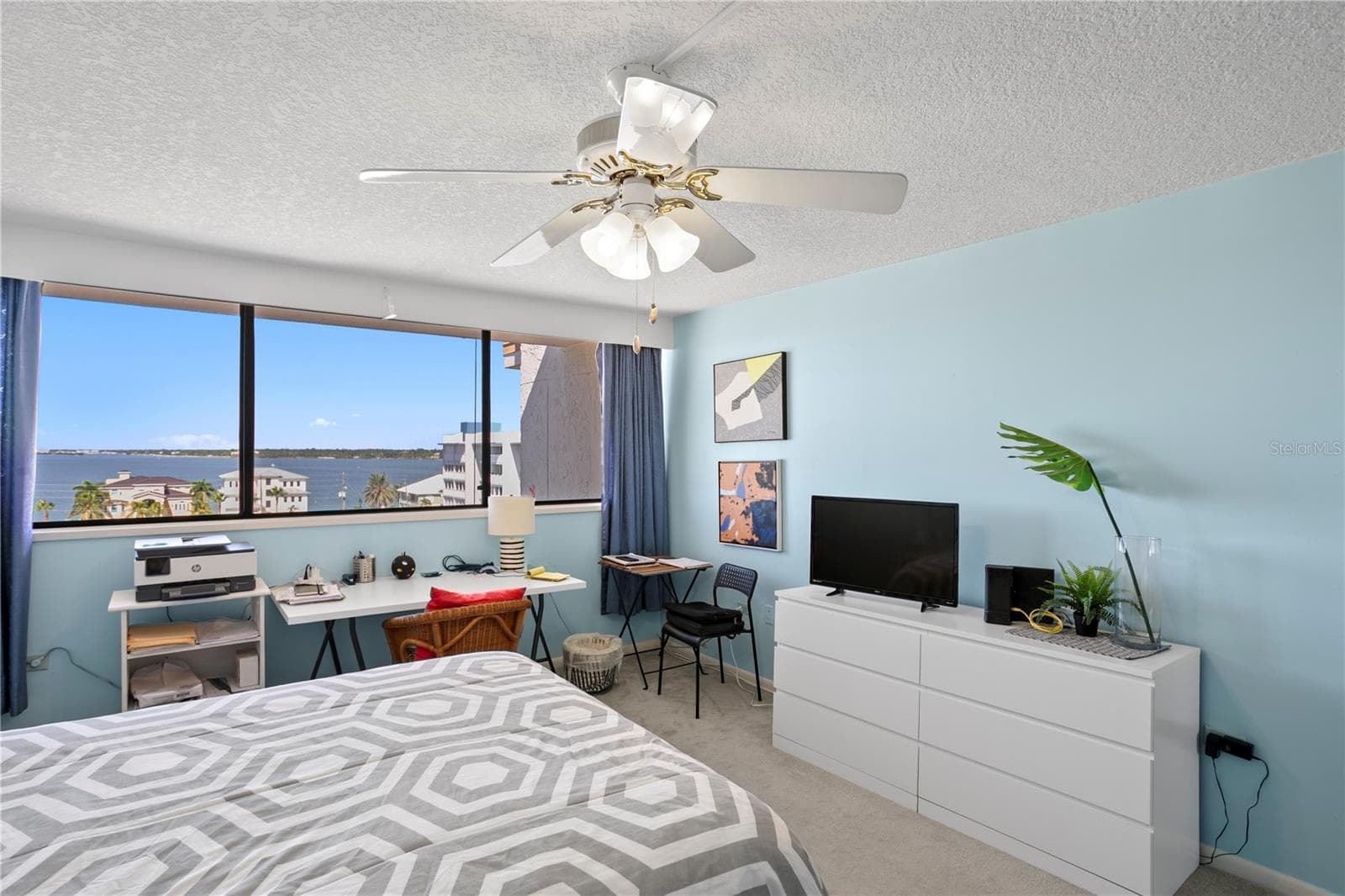 Condominium at 450 TREASURE ISLAND CSWY #702, TREASURE ISLAND, photo 17 of 35