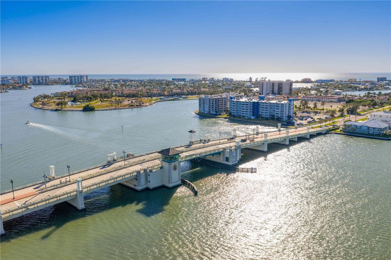 Condominium at 450 TREASURE ISLAND CSWY #702, TREASURE ISLAND, photo 33 of 35