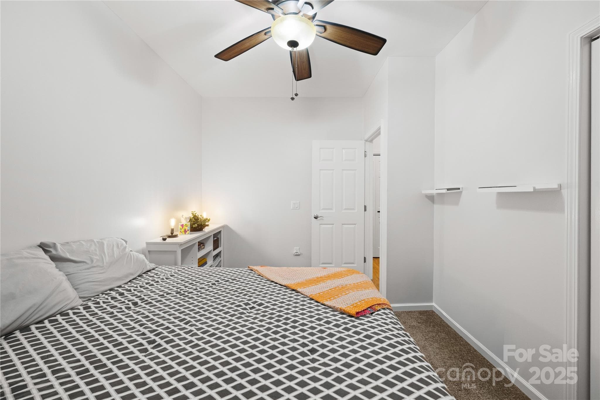 Main level second bedroom - 1308 Bell Mountain Road, Zirconia