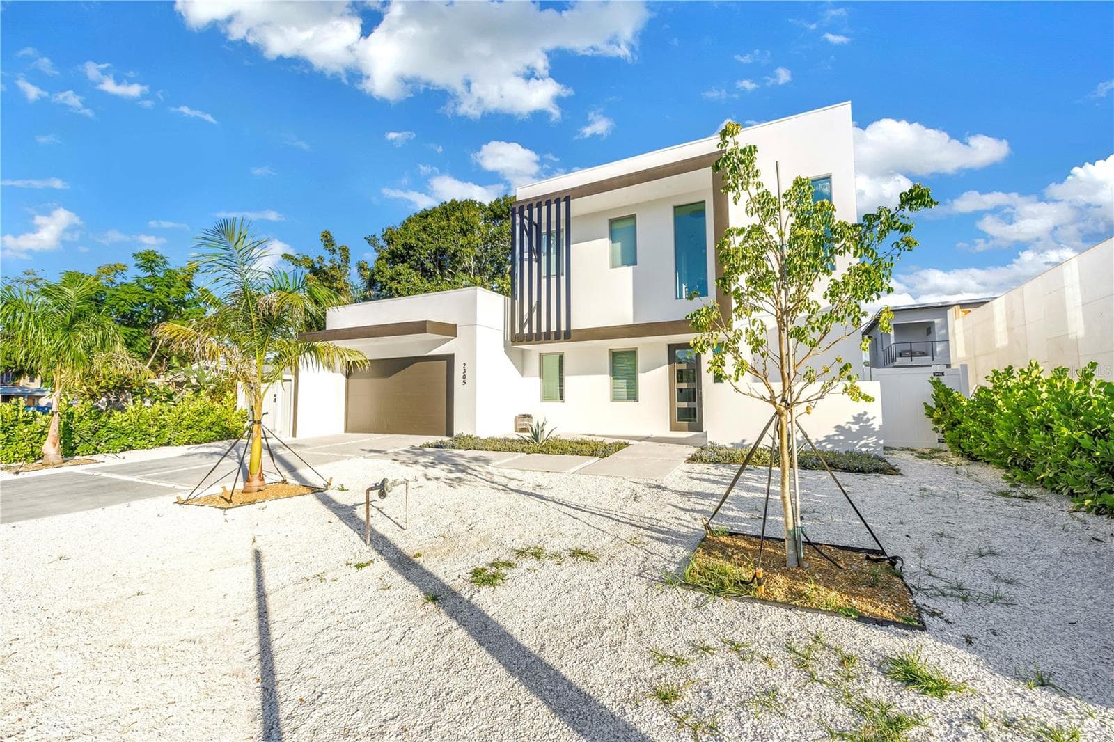 Single Family Residence at 2305 TEMPLE ST, SARASOTA, photo 2 of 64