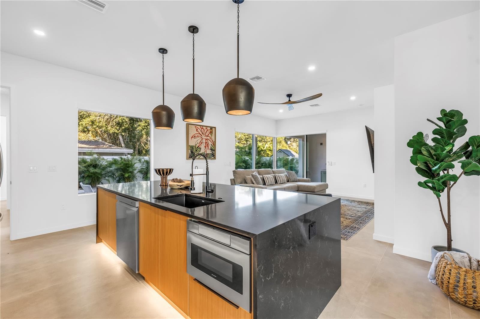 Single Family Residence at 2305 TEMPLE ST, SARASOTA, photo 11 of 64