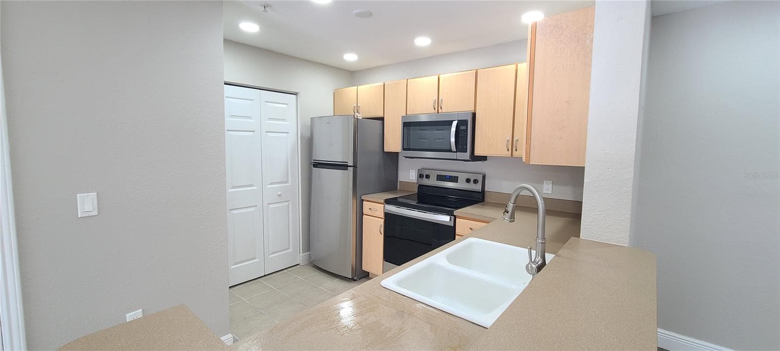 Condominium at 940 VILLAGE TRL #3-205, PORT ORANGE, photo 11 of 44