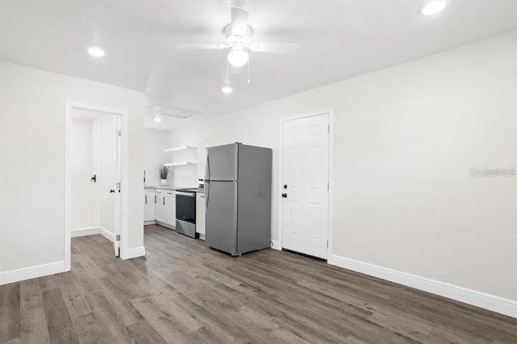 Studio #2 - 2722 14TH AVE S, ST PETERSBURG