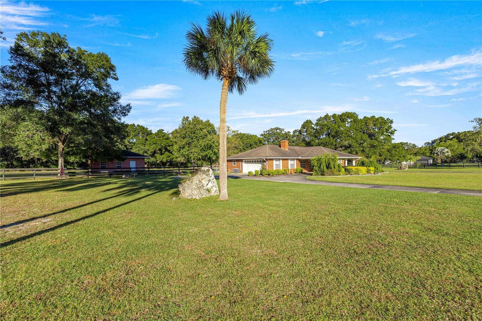 GENERAL SIDE VIEW OF THE PROPERTY - 9812 SW 74TH AVE, OCALA
