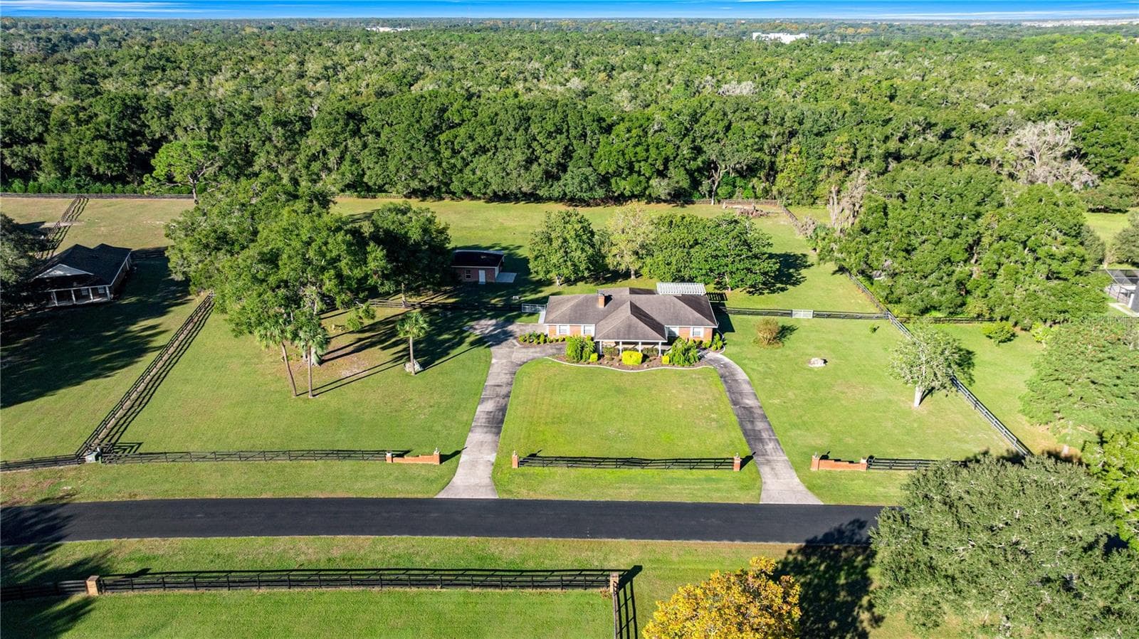 OTHER FULL VIEW OF THE PROPERTY FROM THE FRONT - 9812 SW 74TH AVE, OCALA