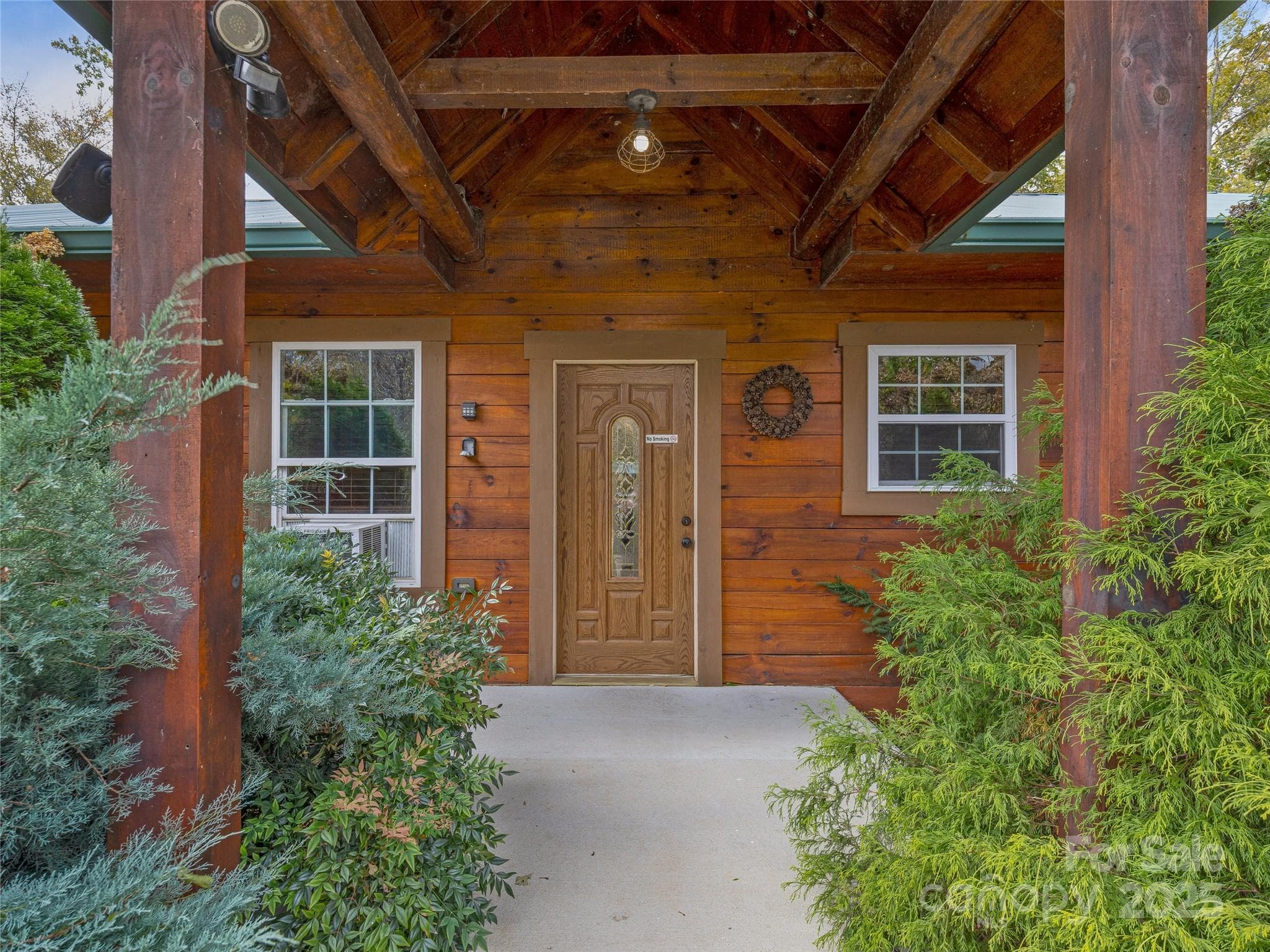 Cabin #1- River Front - 1640, 1641, 1642 River Road, Hot Springs
